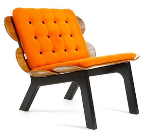 BlackEdition - Orange | Dansk designet loungestol i naturfarve med sortlakeret stel og orange hyndesæt